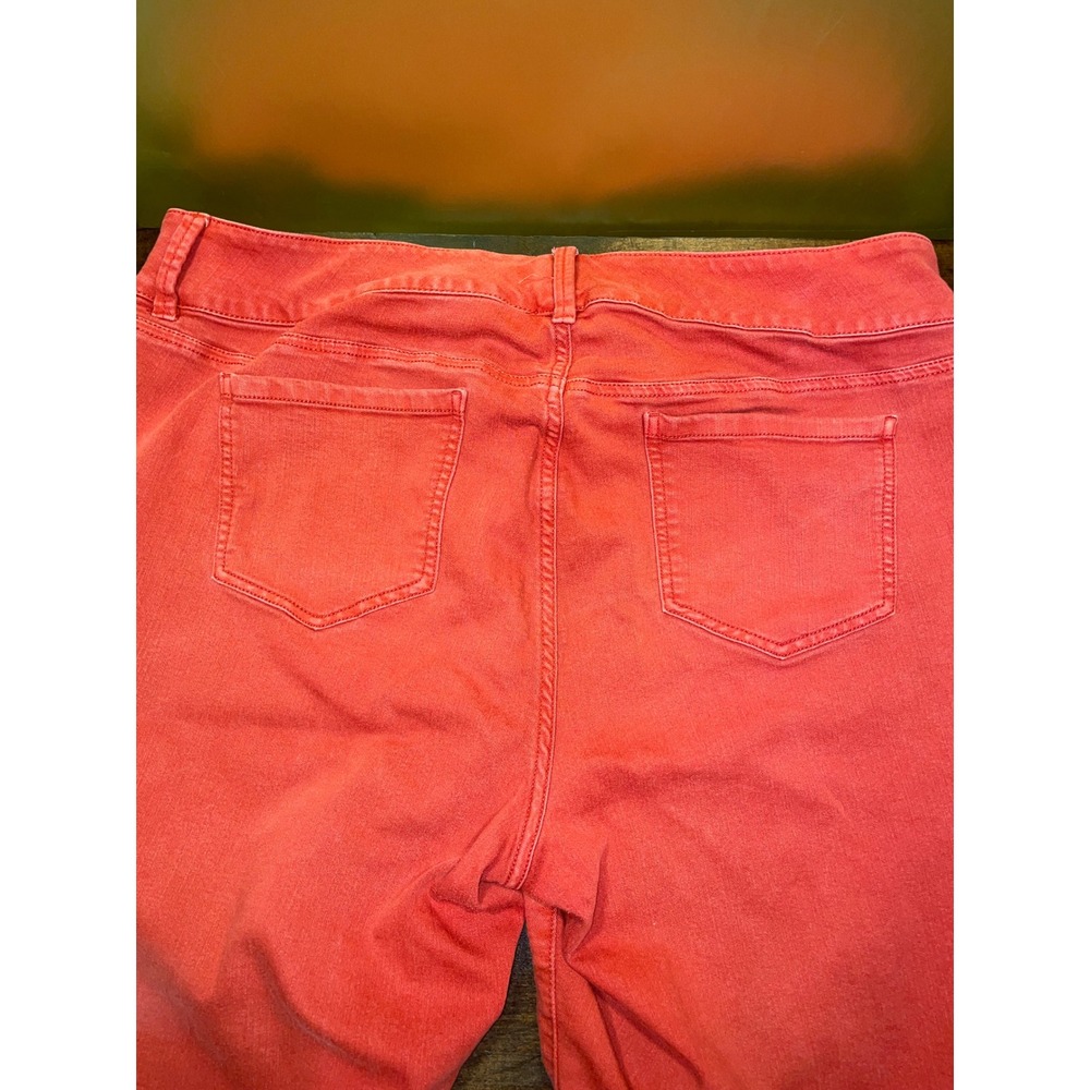 Torrid Denim Red Bermuda Stretch Shorts Plus Sz 20 Cropped‎ Mid Rise Casual - Picture 4 of 5